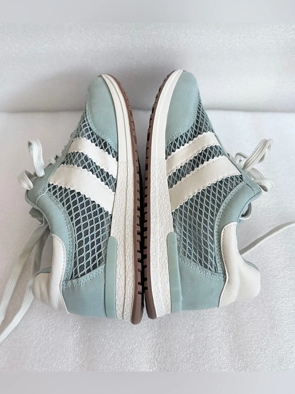 NWOT. DV by Dolce Vita JAMMY Sage Green Mesh Sneakers Size 8